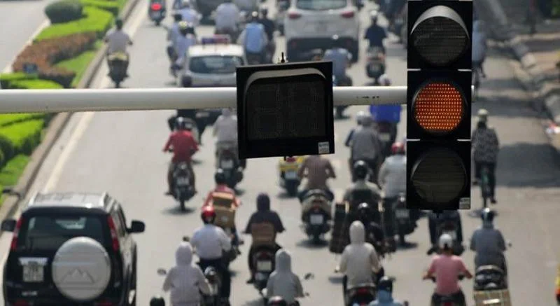 Lỗi ô tô vượt đèn đỏ bị xử lý như thế nào?