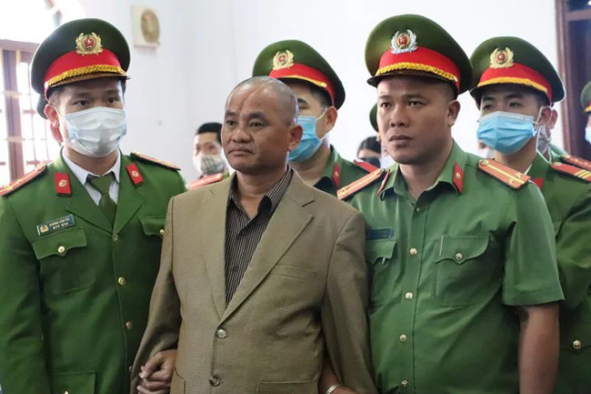 Bí thư xã giết người đốt xác và những quy định pháp lý phát sinh Phiên Tòa xét xử vụ án giết người đốt xác.