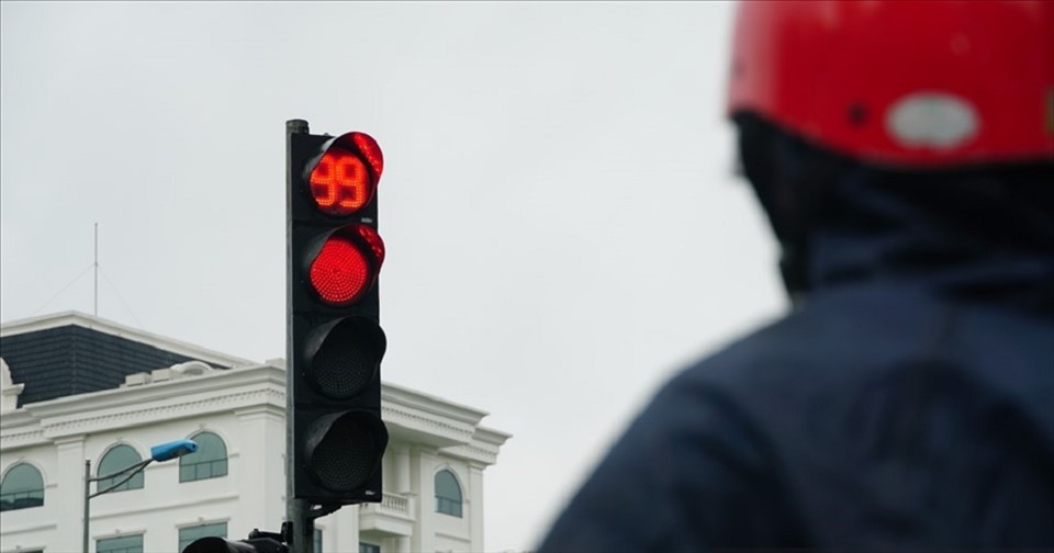 Lỗi vượt đèn đỏ xe máy phạt bao nhiêu?