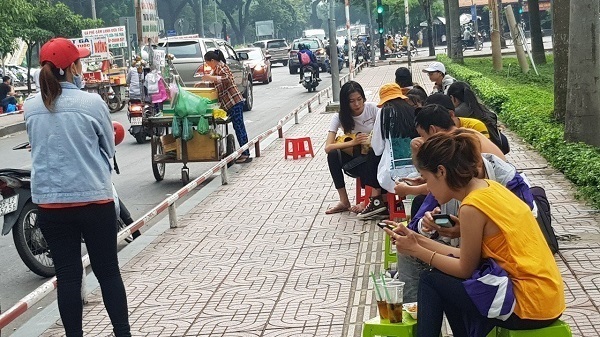 Lấn chiếm vỉa hè bị phạt bao nhiêu? Lấn chiếm vỉa hè bị phạt bao nhiêu?