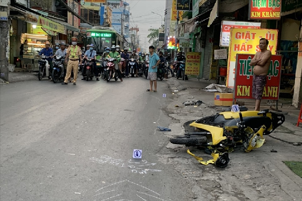 Gây tai nạn rồi bỏ chạy.