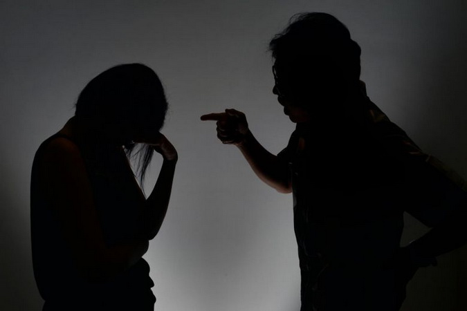 Người có hành vi bạo hành gia đình sẽ bị xử lý thế nào theo pháp luật? bạo hành gia đình