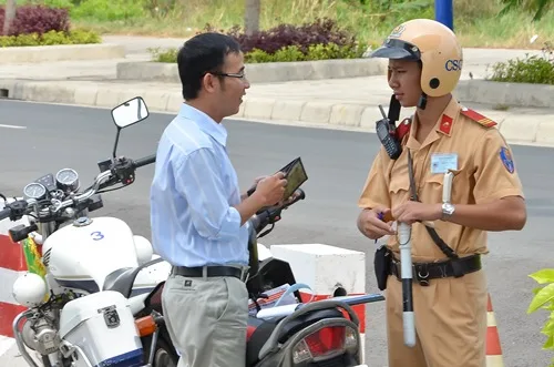 Cảnh sát giao thông nhận hối lộ sẽ bị xử lý như thế nào? cảnh sát giao thông nhận hối lộ