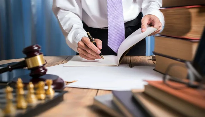 thuê luật sư đại diện