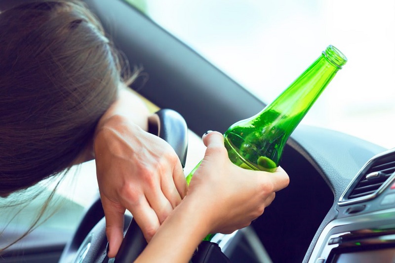 Lái xe khi có nồng độ cồn là hành vi vi phạm pháp luật.