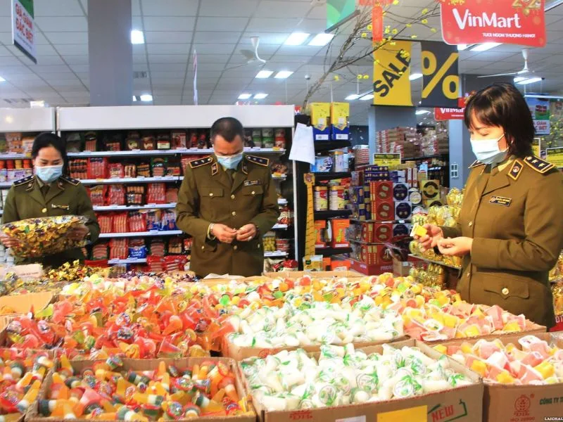 Bán hàng kém chất lượng lừa đảo bị xử lý như thế nào? Người tiêu dùng cần làm gì? Người tiêu dùng cần thận trọng trước khi lựa chọn mua các sản phẩm.