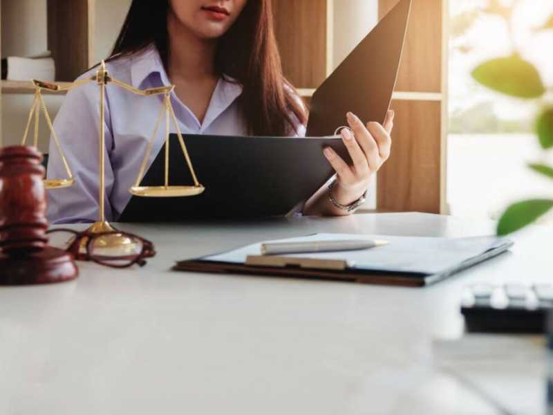 Chi phí thuê luật sư hình sự hết bao nhiêu tiền? Chi phí thuê luật sư hình sự có thể phụ thuộc vào nhiều yếu tố.