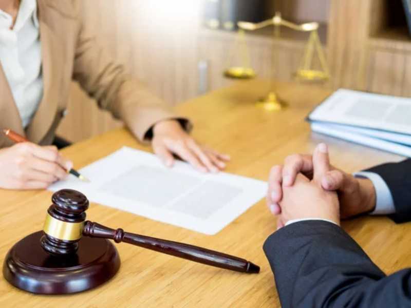 Chi phí thuê luật sư hình sự hết bao nhiêu tiền? Chi phí thuê luật sư hình sự.