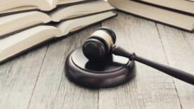 Vi phạm bản quyền sách là một hành vi vi phạm pháp luật và gây ra nhiều hậu quả nghiêm trọng.