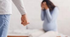 Bạo hành vợ mang thai xử phạt như thế nào?