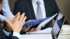 Sự hỗ trợ pháp lý từ luật sư sẽ giúp bạn hiểu rõ vấn đề và tránh những rủi ro liên quan.