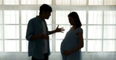 Cố ý gây thương tích cho phụ nữ mang thai phạt tù bao nhiêu năm?