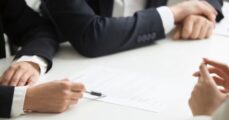 Cố ý gây thương tích có bị tạm giam không?