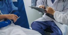 Cố ý gây thương tích bị hại rút đơn thì có phải đi tù không?