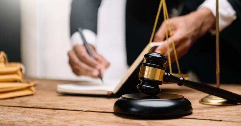 Tư vấn pháp lý tại Văn phòng luật sư tố tụng.