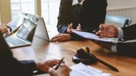 Bôi nhọ xúc phạm người khác bị phạt tội gì?