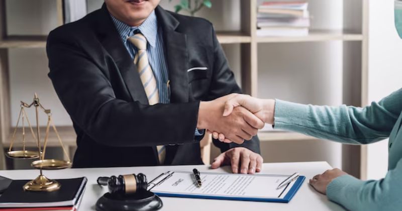 Chửi bới công an có phạt tù không? Tư vấn pháp lý tại Văn phòng luật sư tố tụng.