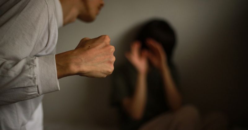 Hành vi bạo hành xâm hại trẻ em xử lý thế nào?