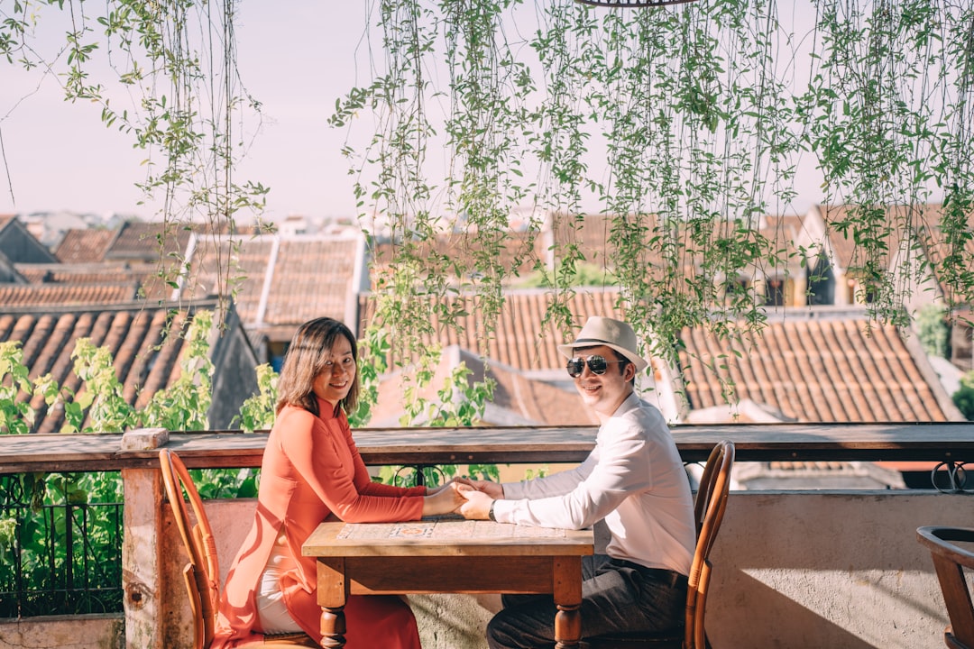 Cặp đôi tham khảo luật sư về pháp lý mua bán nhà tương lai Cặp đôi tham khảo luật sư về pháp lý mua bán nhà tương lai