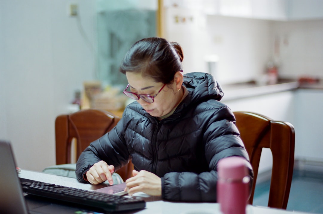 Người bệnh tìm hiểu quyền lợi y tế Người bệnh tìm hiểu quyền lợi y tế