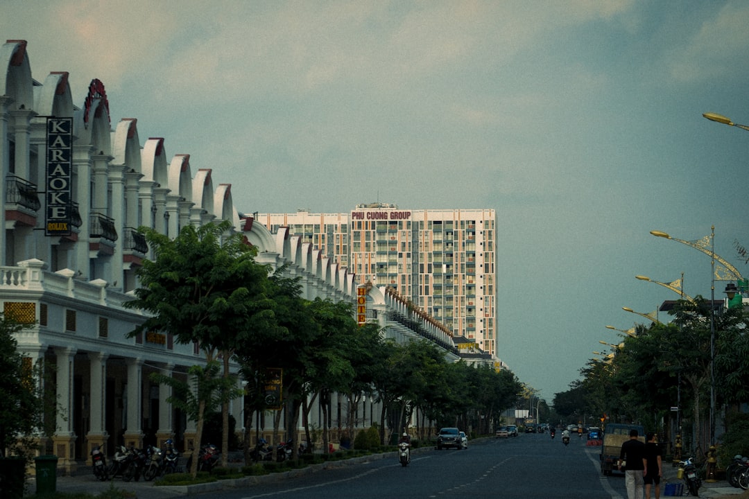 Hình ảnh minh họa tòa nhà Ủy ban nhân dân nơi tiếp nhận hồ sơ giải quyết tranh chấp đất đai Hình ảnh minh họa tòa nhà Ủy ban nhân dân nơi tiếp nhận hồ sơ giải quyết tranh chấp đất đai