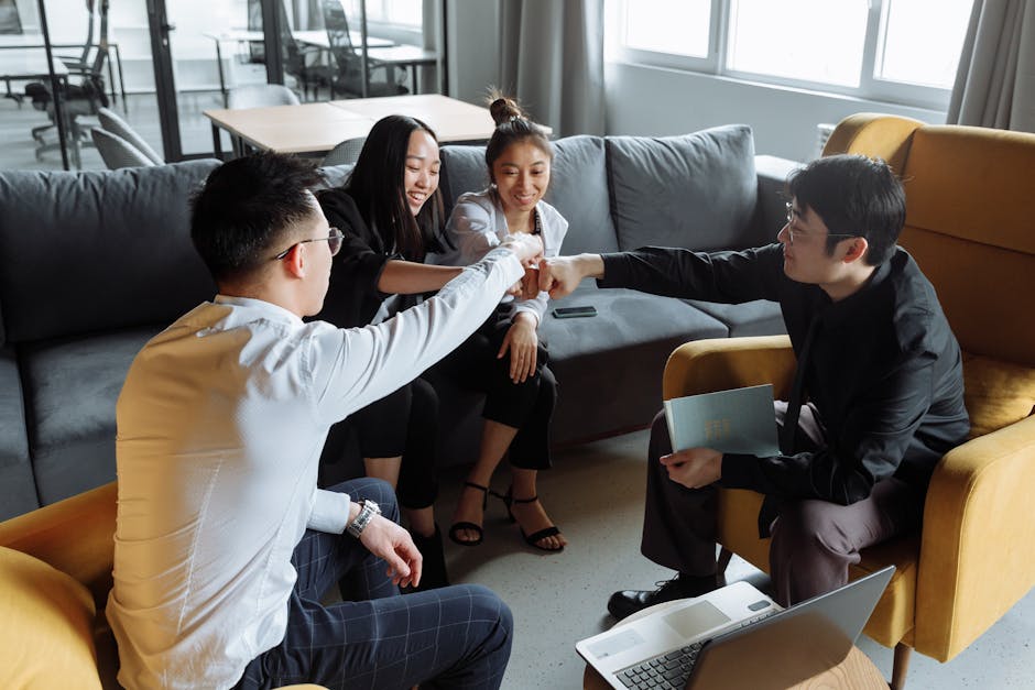 Các cổ đông sáng lập công ty cổ phần bắt tay hợp tác