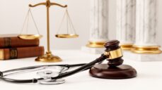 Trách Nhiệm Pháp Lý Sai Sót Y Tế: Hướng Dẫn Toàn Diện 2026